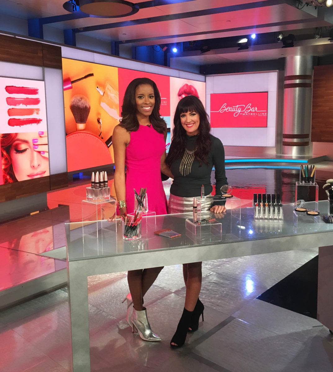 morning express cnn hln beauty bar segment beauty blogger Jennifer Duvall of JennySueMakeup.com